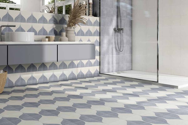 Explora la colección Blue Water de Mainzu Cerámica: azulejos de 20x20 cm en colores mediterráneos y decoraciones hidráulicas encantadoras.