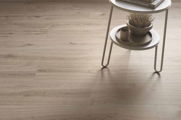 Encuentra la belleza y la durabilidad de la madera natural en la colección Secuoya de Baldocer en mytile.online